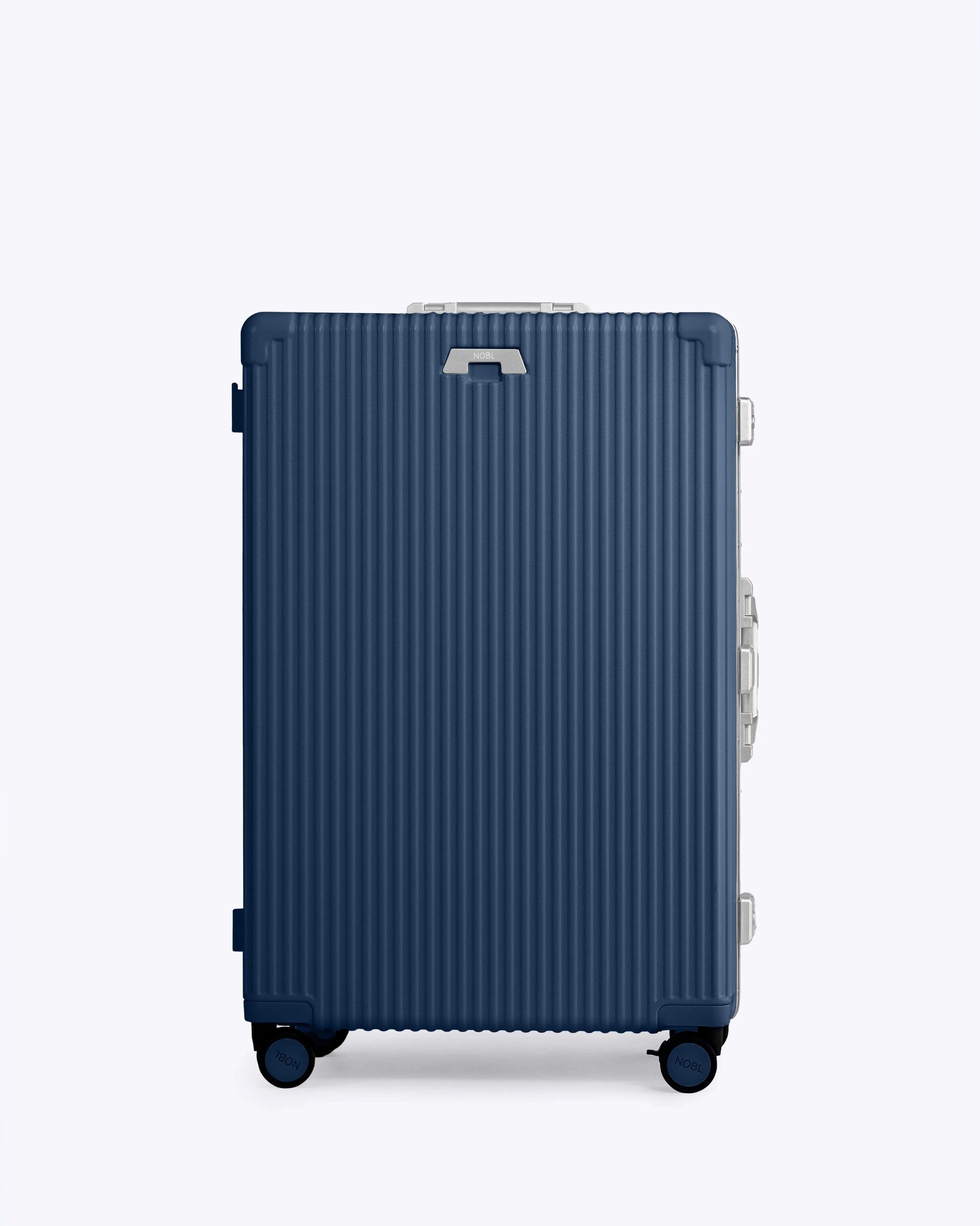 Check-In: All-In-One 28" — Voyager Elite