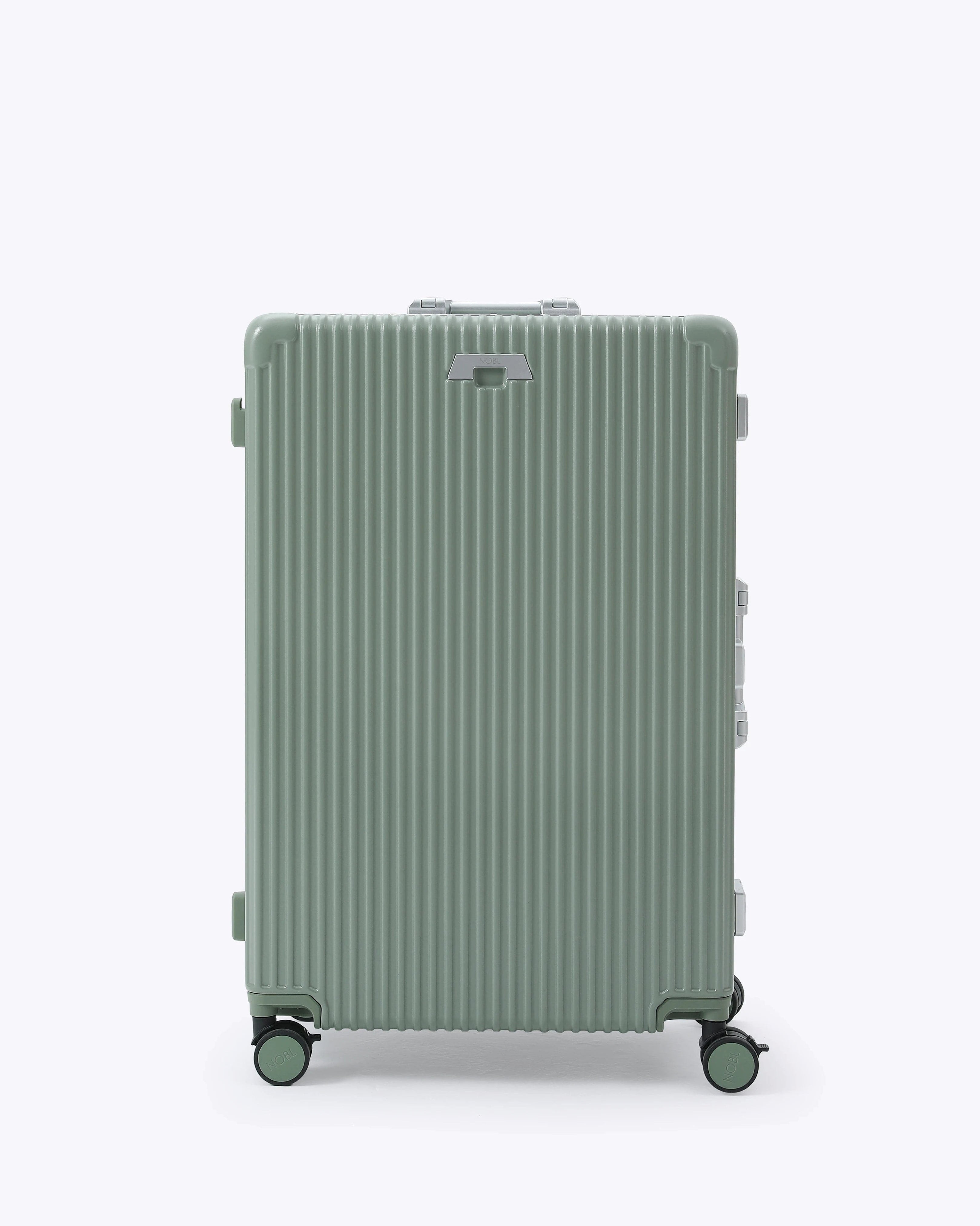 Check-In: All-In-One 28" — Voyager Elite