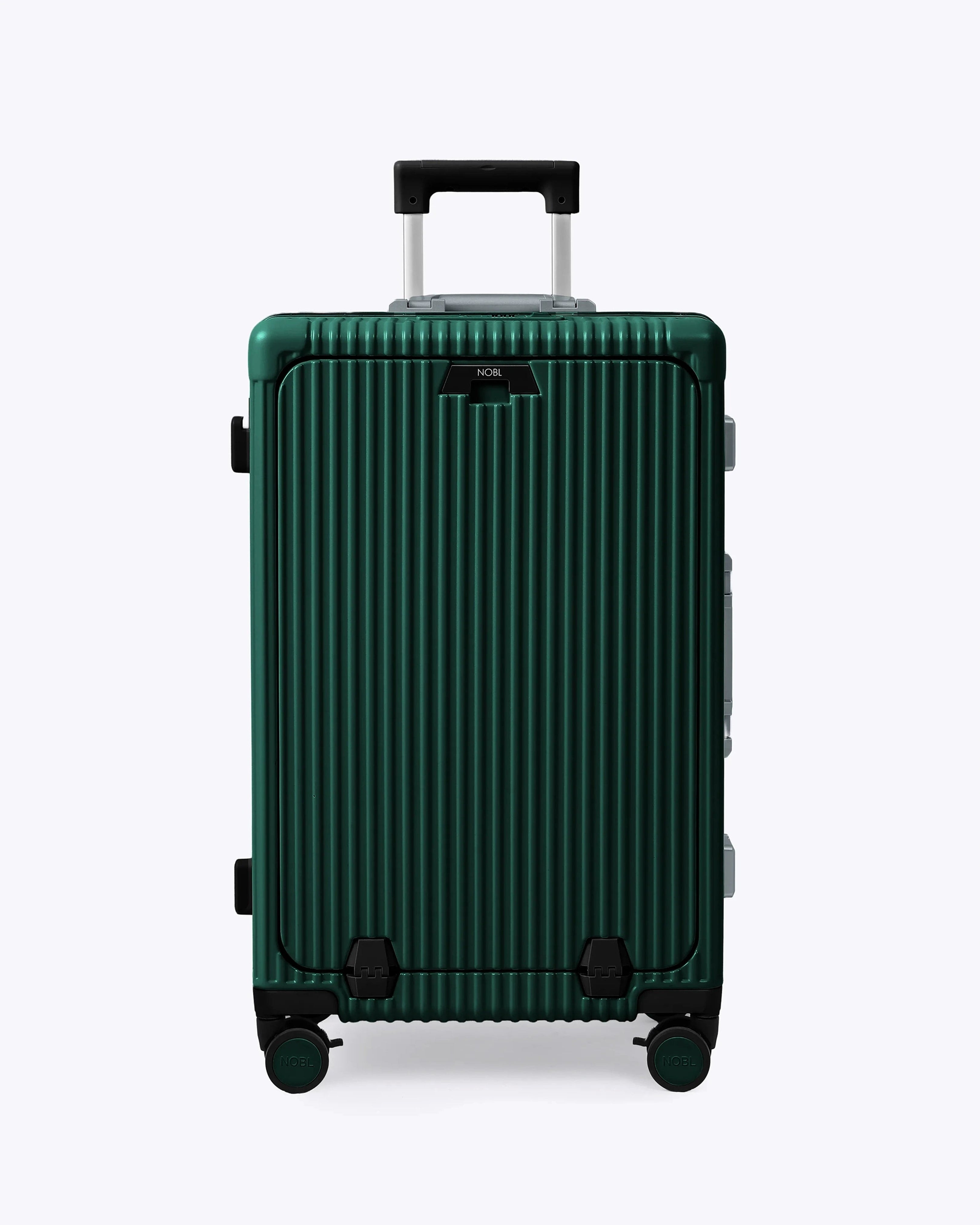 Check-In Medium: All-In-One 24" — Voyager Elite