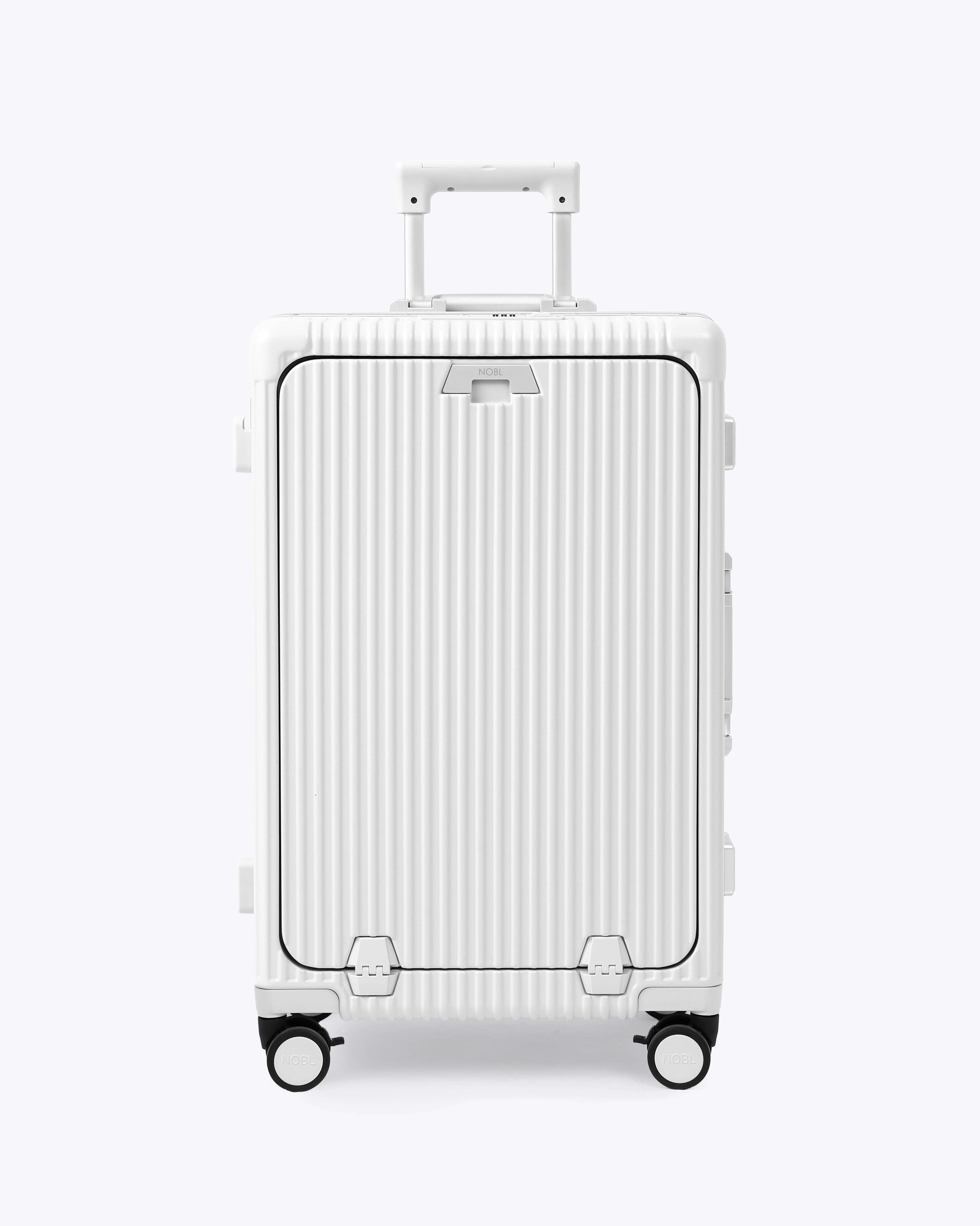 Check-In Medium: All-In-One 24" — Voyager Elite