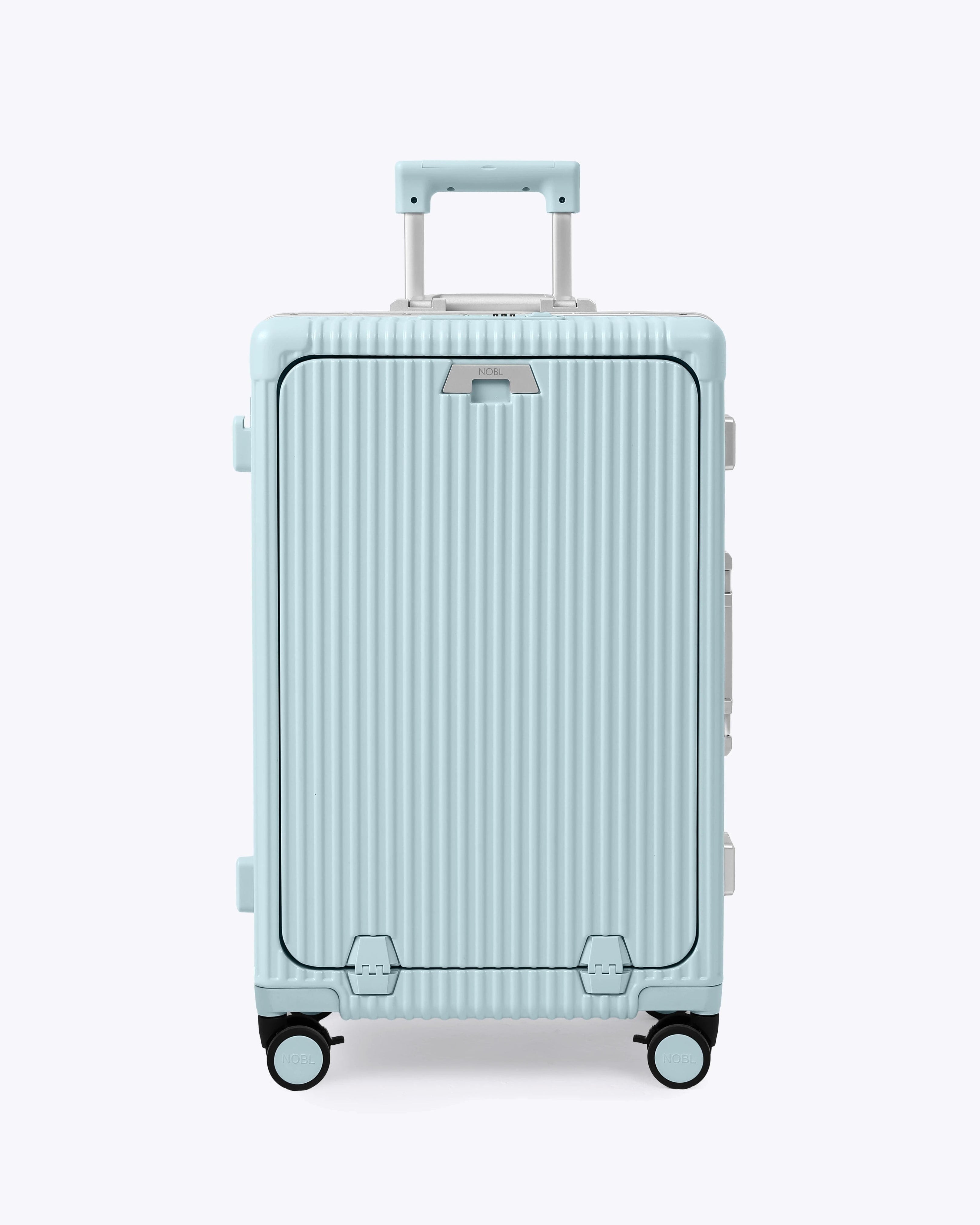 Check-In Medium: All-In-One 24" — Voyager Elite